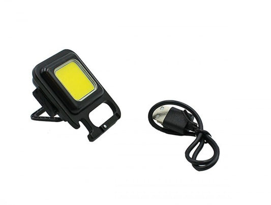 MULTIFUNCTIONAL KEYCHAIN LIGHT